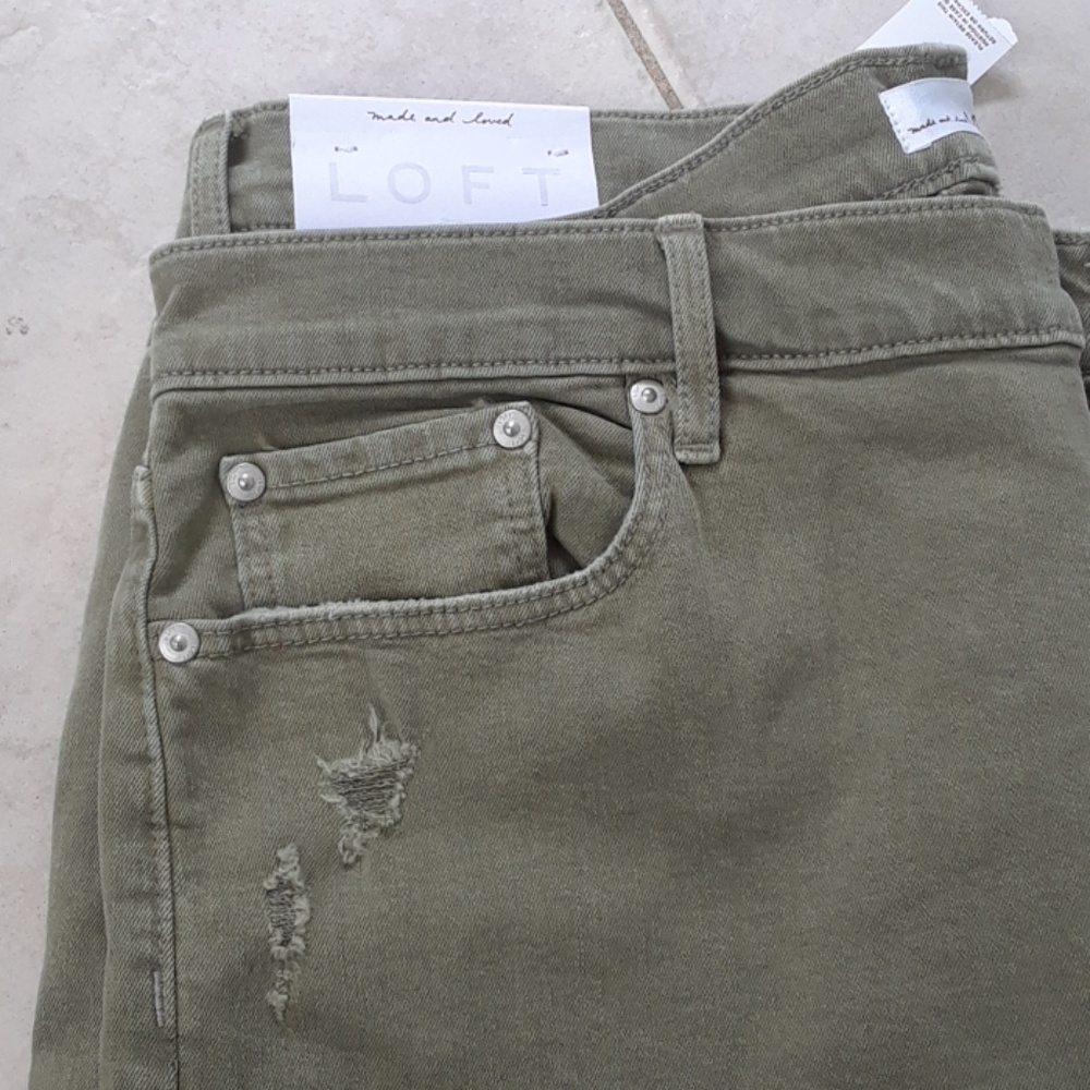 LOFT NWT Olive Green Distressed Boyfriend Crop